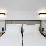 Aerino Luxury شقة فندقية 4*